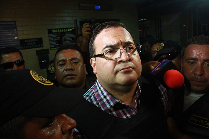 Negligencia de PGR en 60 denuncias penales contra Javier Duarte