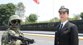 Mujeres en la Universidad Naval, primeras generaciones