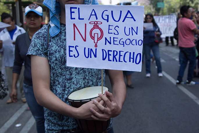 América Latina, lejos de garantizar el acceso universal del agua