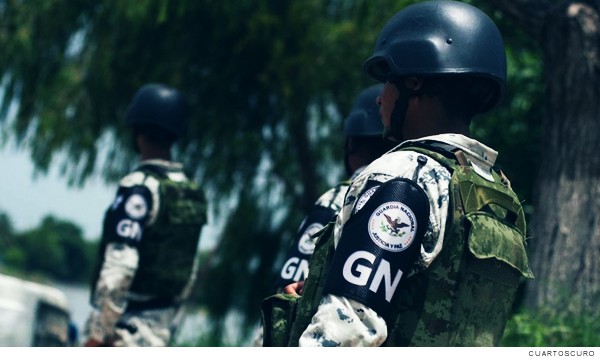 Dos efectivos de la Guardia Nacional