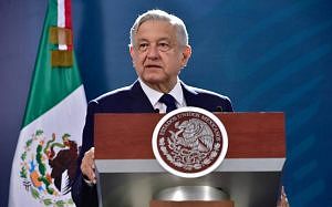 AMLO llama a defender el petróleo, la soberanía y a no cerrar refinerías