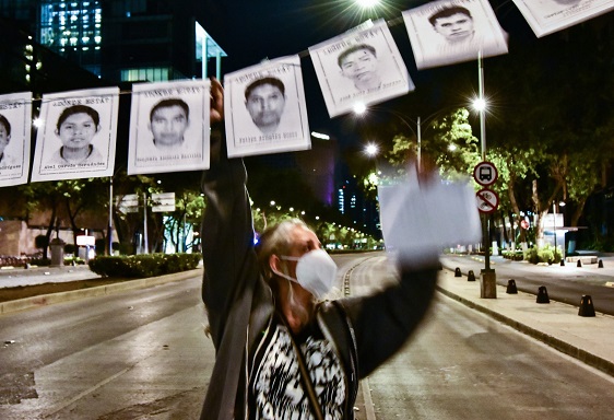 fotografías de los 43 normalistas desaparecidos en Ayotzinapa