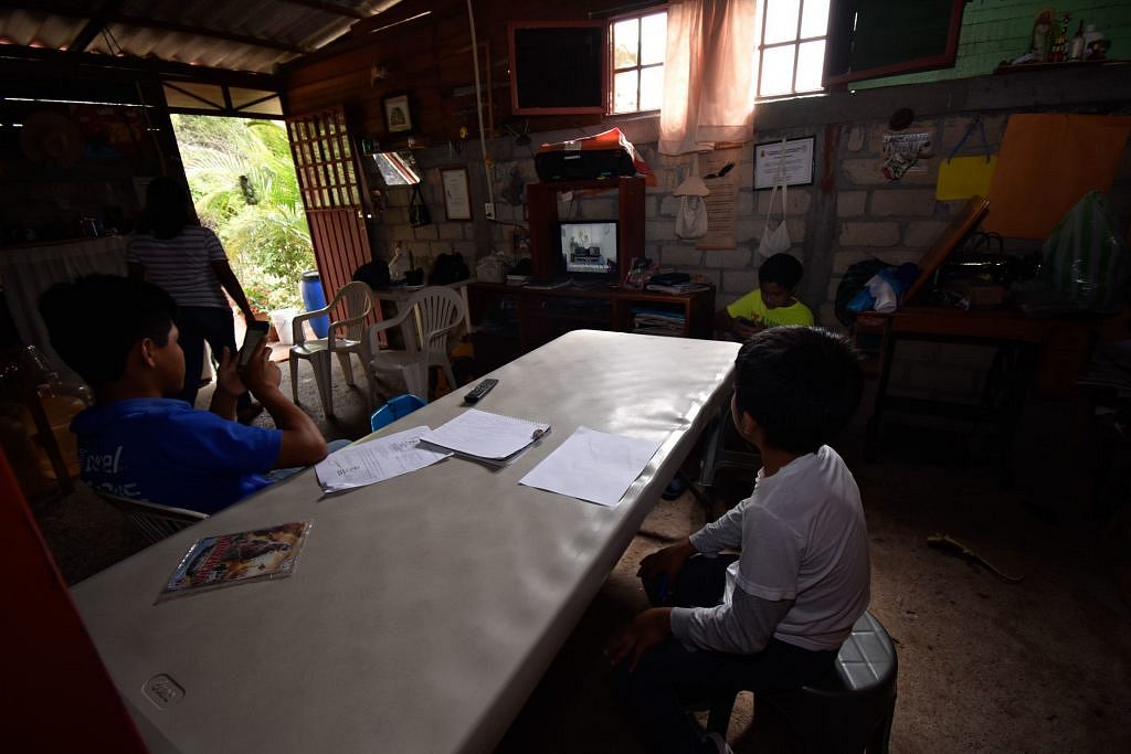 escuelas prioritarias del país –rurales y urbanas marginadas–