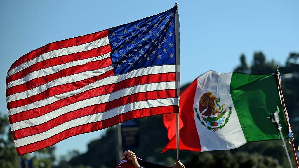 Banderas de México y Estados Unidos