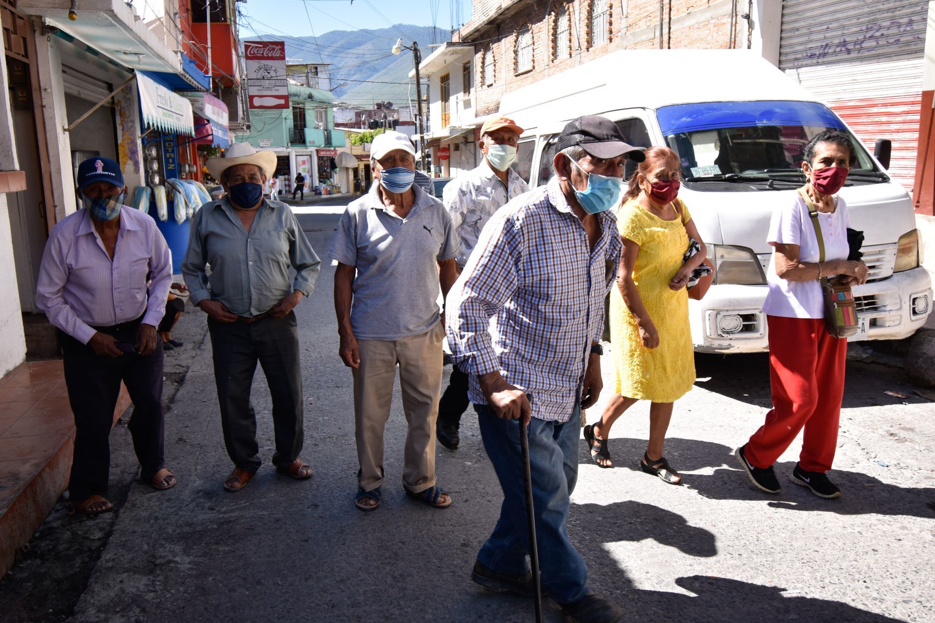 ADULTOS MAYORES CON DERECHO A PENSIONES