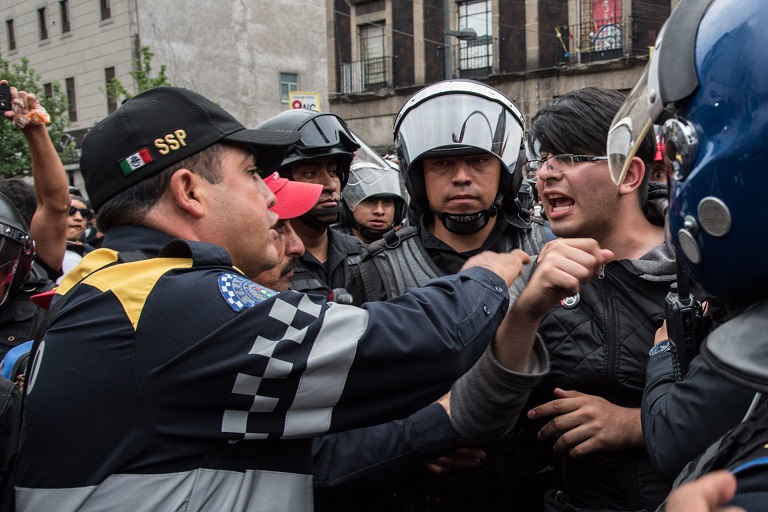 Separa la CNDH a exjefe de granaderos, acusado de violar derechos humanos, que trabajaba en la Tercera Visitaduría