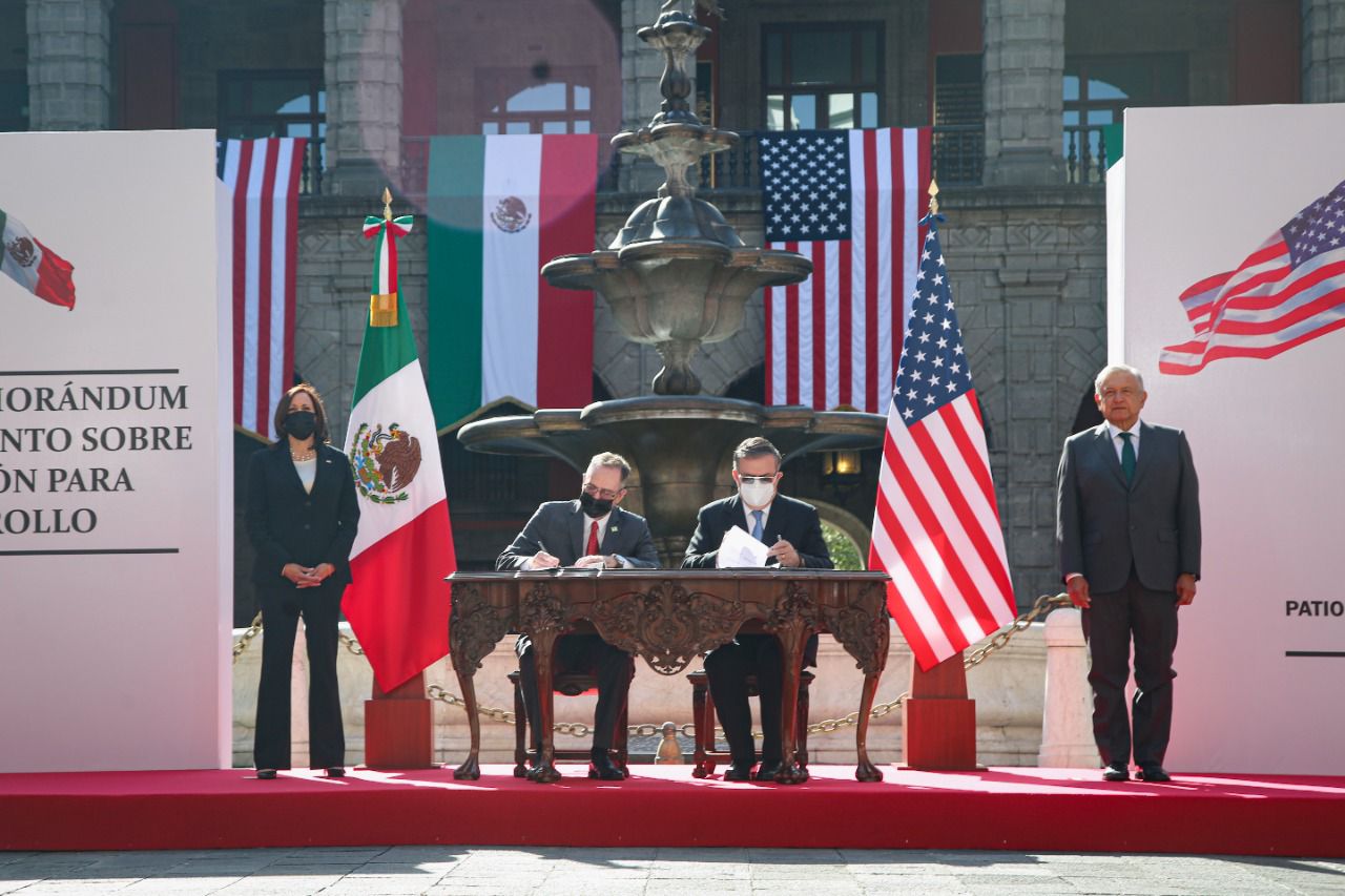 SRE y USAID firman memorándum de entendimiento sobre migración