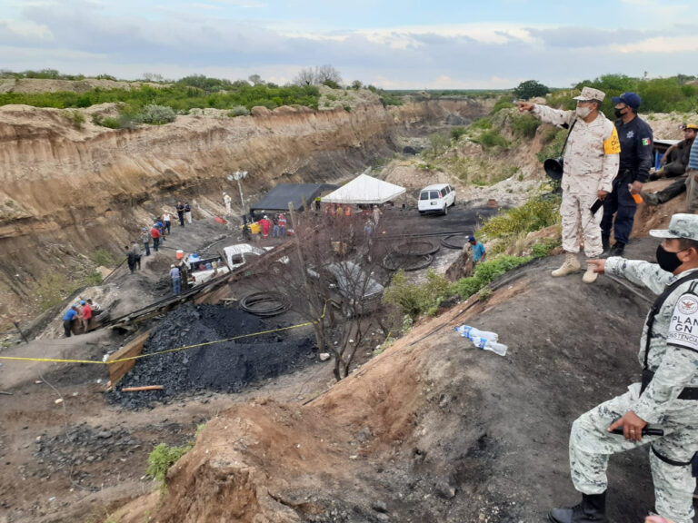 Autoridades revisan accidente en mina