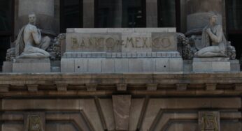 AMLO: Banxico debería ocuparse del crecimiento y no sólo de controlar inflación