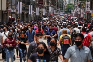 En México el porcentaje de la población en situación de pobreza multidimensional disminuyó 5.6 por ciento durante el periodo de 2018 a 2022.