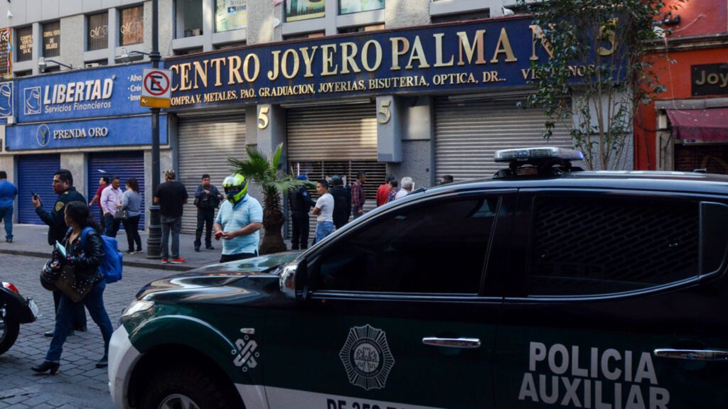 elementos policiales en el centro histórico