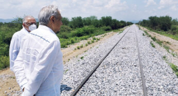 AMLO advierte que hay campaña de desprestigio contra Tren Maya