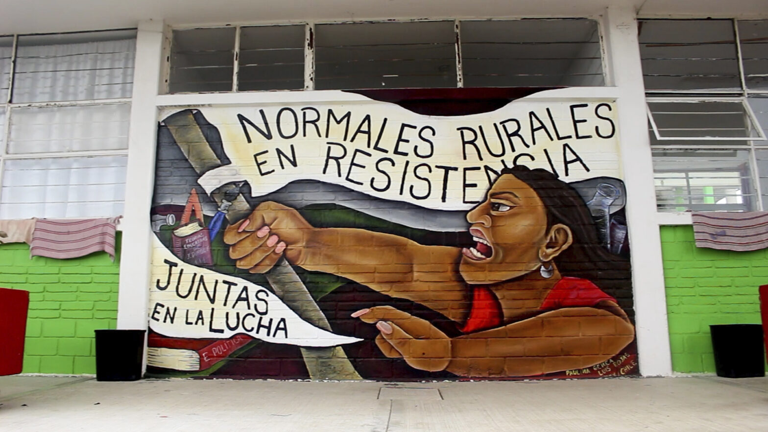Mural en una de las Escuelas Normales Rurales de México