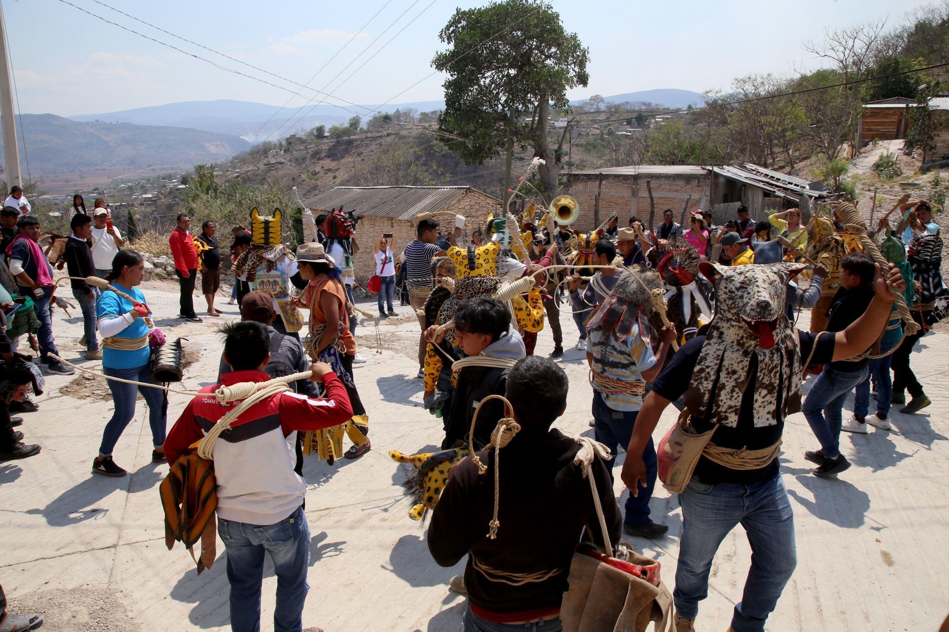 Tianguis del Bienestar llevó 1.8 millones de artículos decomisados a Guerrero