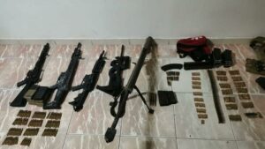 Armas y cartuchos incautadas al Cártel del Golfo y del Pacífico 