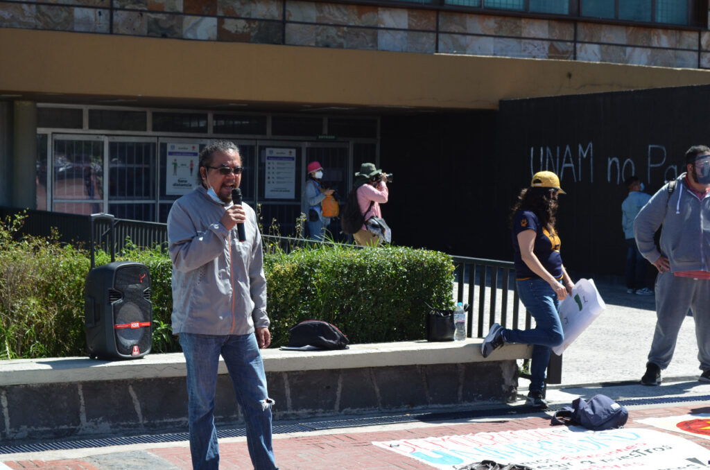 Profesores de los cinco CCH se manifestaron en Rectoría para exigir democracia en la UNAM