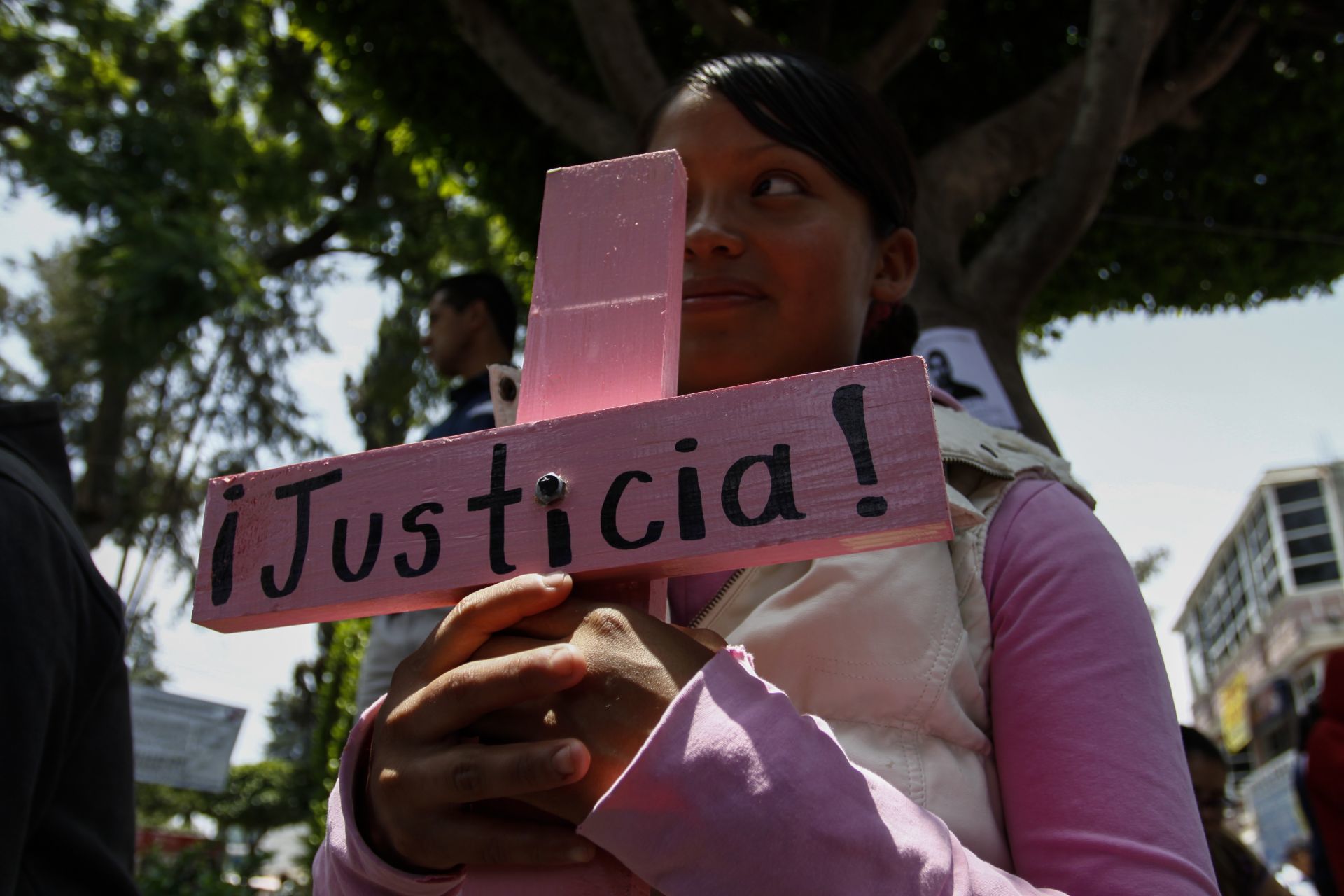 Sheinbaum condena feminicidios; se compromete a que no habrá impunidad