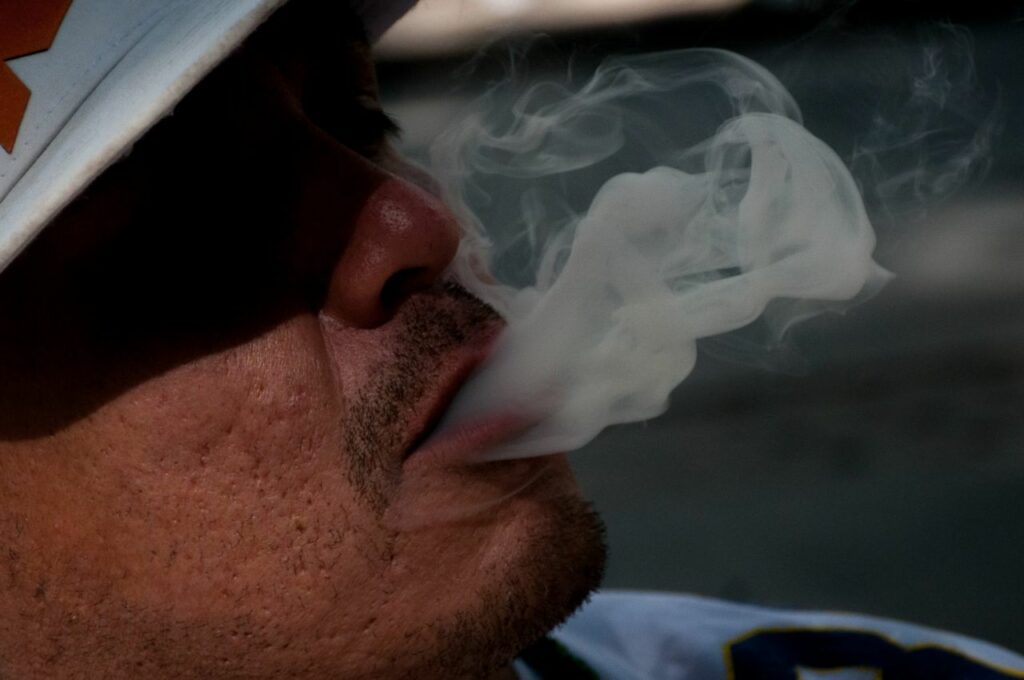 Philip Morris inventó ‘un mundo sin humo’ para vender vapeadores: López-Gatell