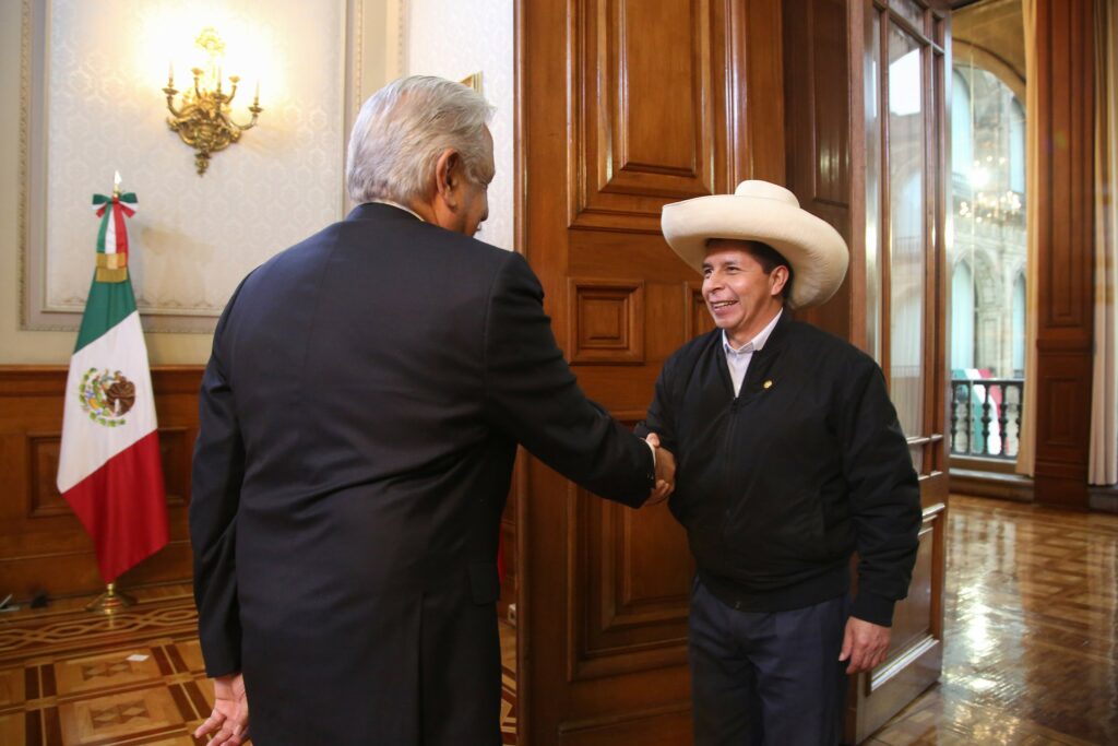 Presidente de México junto al expresidente de Perú