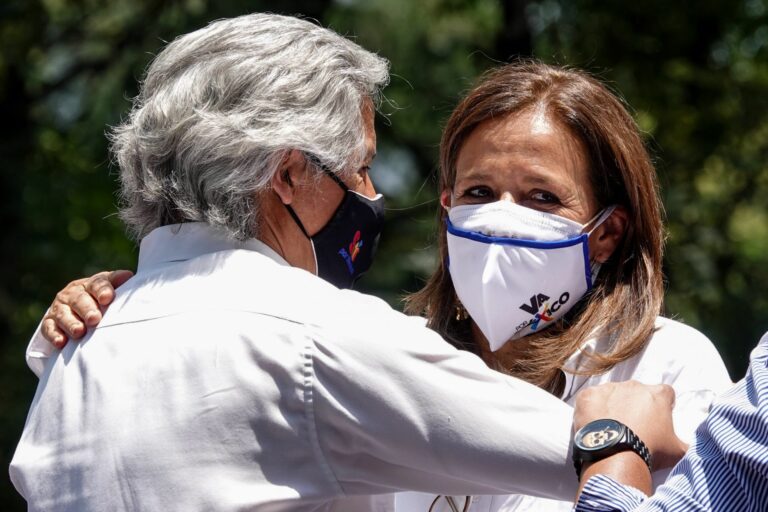 Claudio X Gonzales con Margarita Zavala. AMLO insta a Claudio X a marchar por García Luna