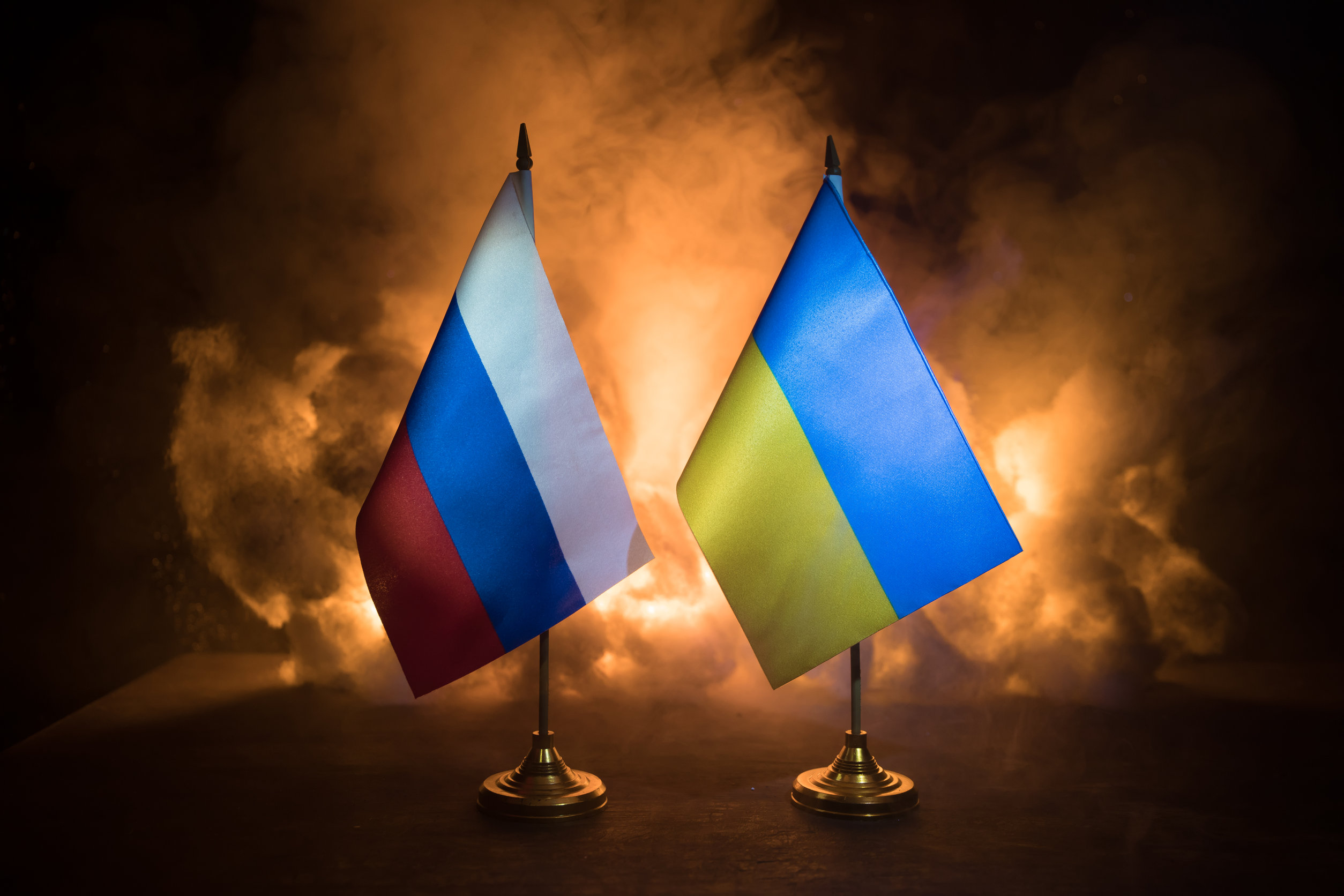 Banderas de Rusia y Ucrania