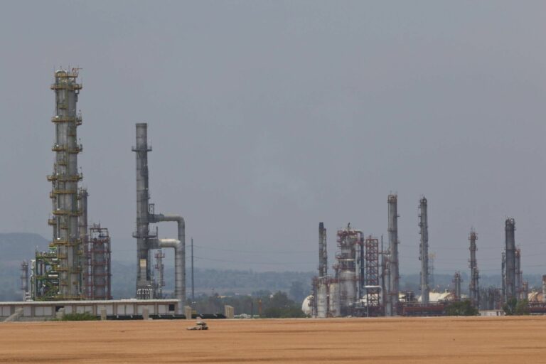 Un mega hospital perteneciente al IMSS será construido en los terrenos de la fallida refinería Bicentenario, en Tula,