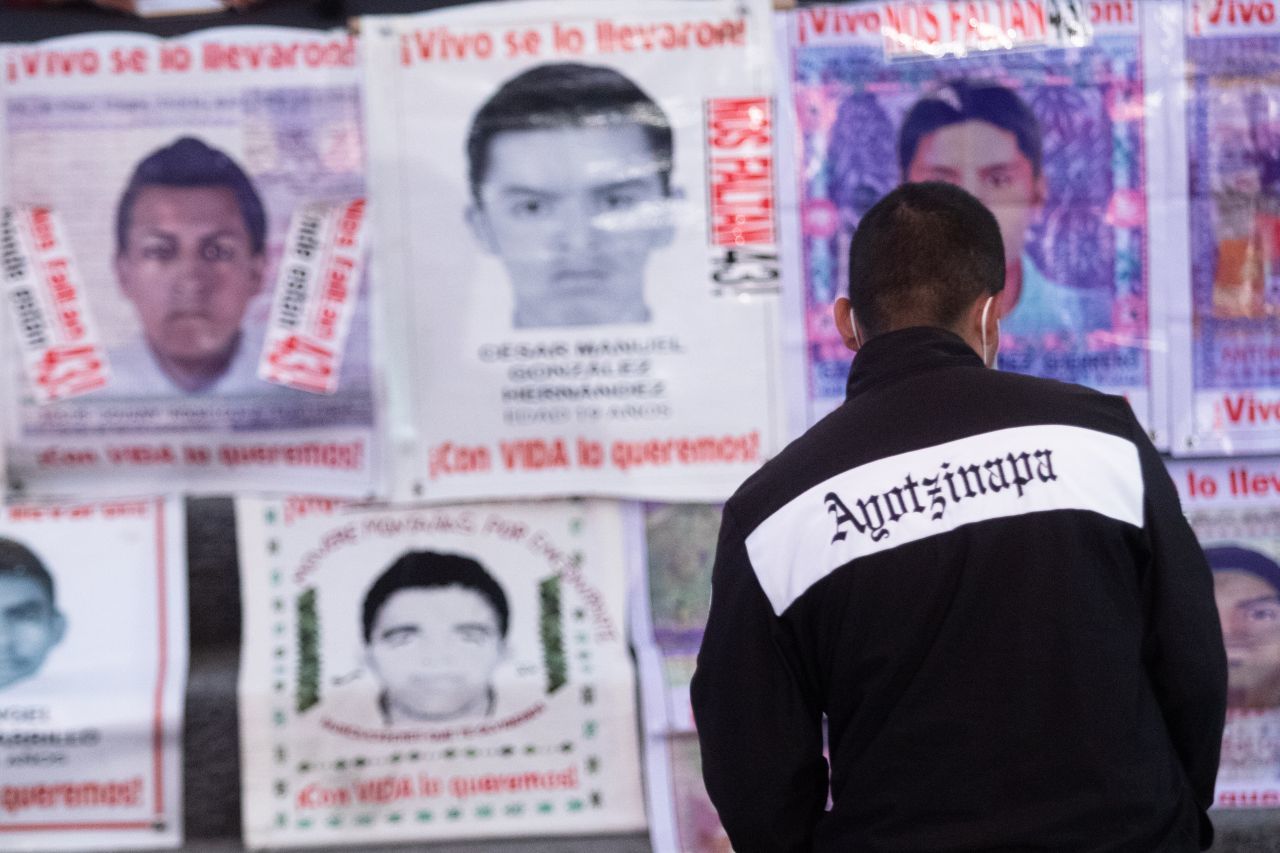 Sedena habría usado Pegasus para espiar a normalistas de Ayotzinapa
