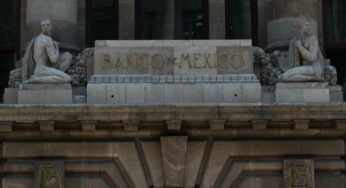 En Banxico, erario paga sueldos de más de 350 mil pesos al mes