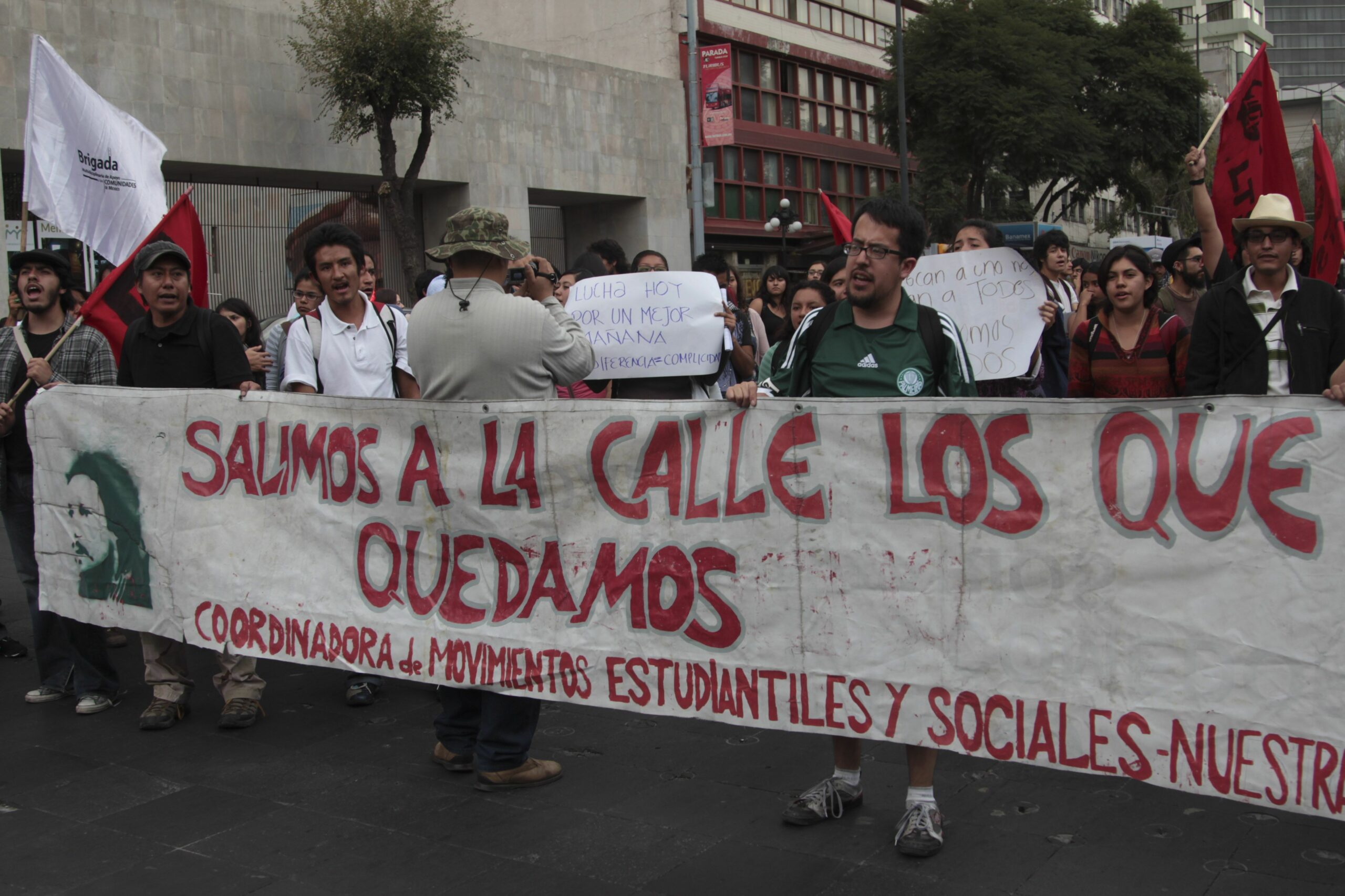 Manifestación por Carlos Sinhué