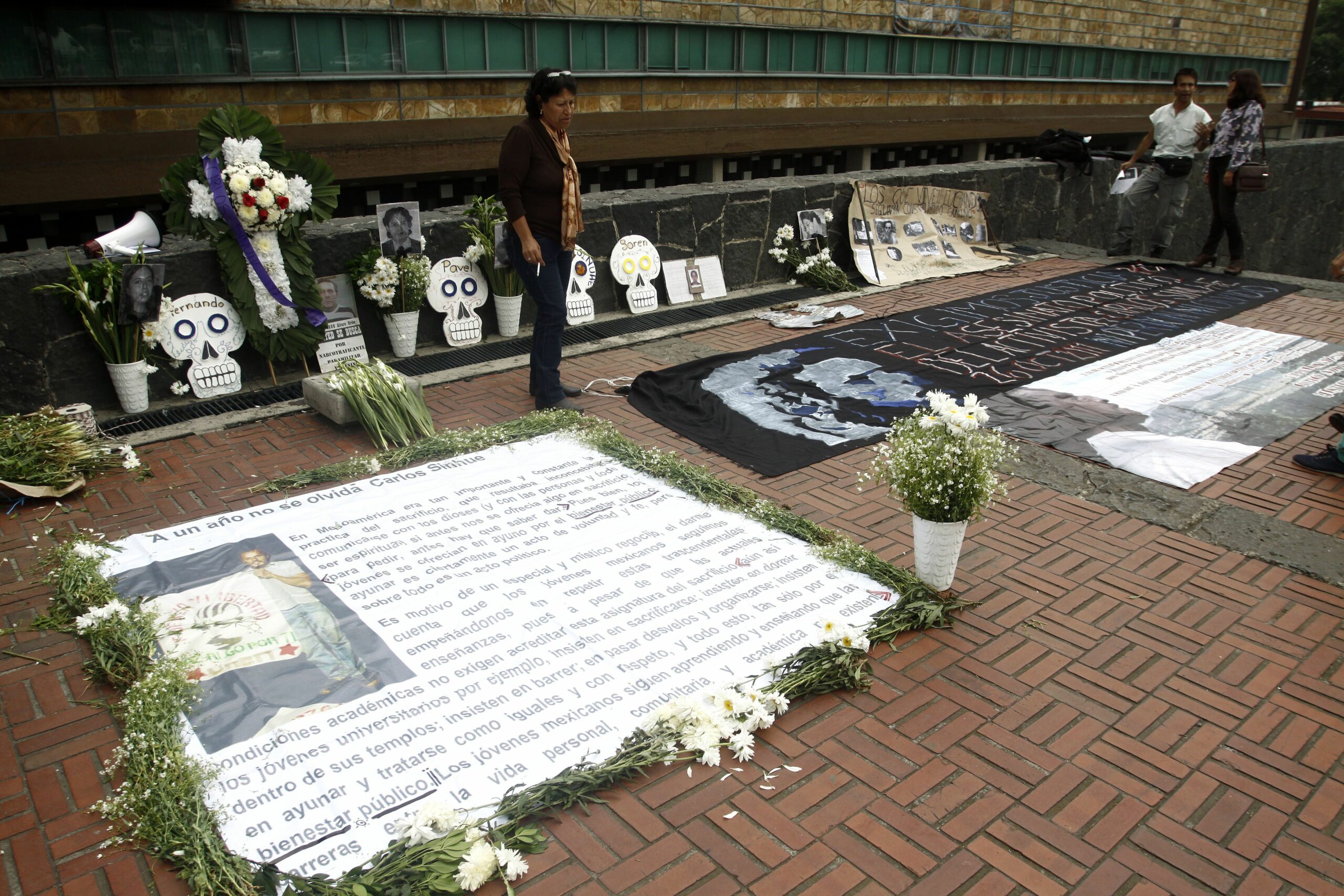 Homenaje a Carlos Sinhué en la UNAM