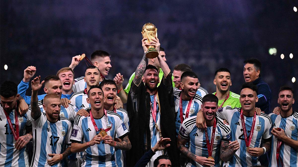 El seleccionado de futbol argentino se convirtió en campeón del mundo al derrotar a Francia en serie de penales