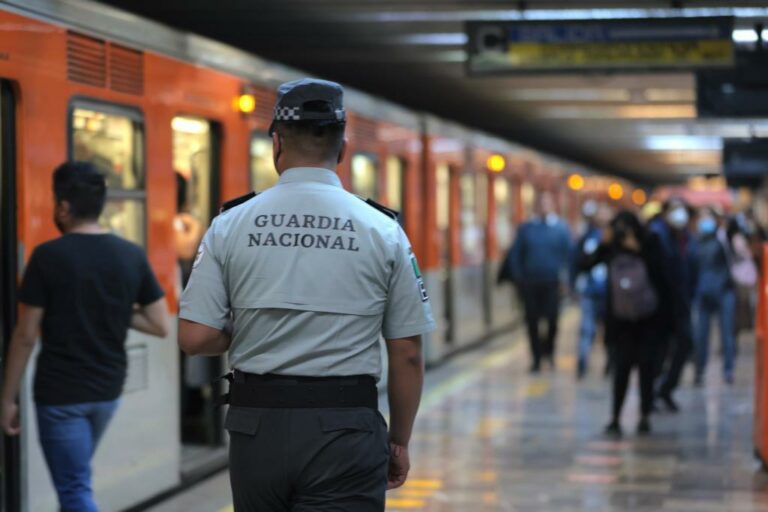 Elementos de la Guardia Nacional estarán apoyando en la vigilancia y reguardo de las instalaciones del metro de la CDMX