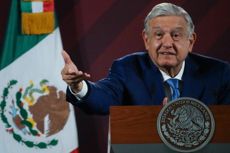 El presidente López Obrador solicitará al Congreso de la Unión derogar la fracción del Artículo 33 que permite expulsión a extranjeros