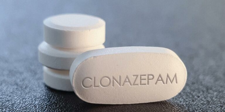 Detienen a narcomenudistas que vendían drogas y clonazepam en escuelas