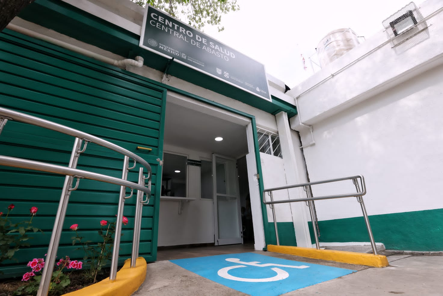 Central de Abastos inaugura Centro de Salud