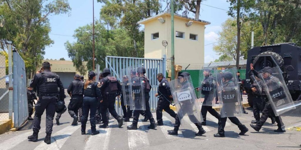 Un total de ocho lesionados fue el saldo que dejó una riña ocurrida en el Reclusorio Preventivo Varonil Oriente