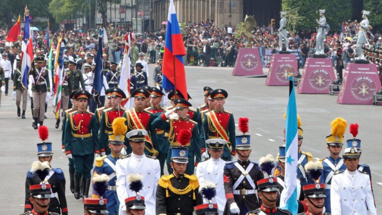 Al desfile militar que celebra la Independencia de México –ocurrido el 16 de septiembre– se invitó a todos los países, aclaró AMLO