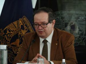 Lomelí Vanegas, nuevo rector de la UNAM, dispuesto a dialogar con AMLO