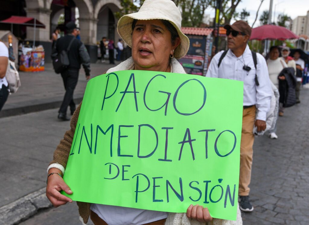 La iniciativa que enviará el Ejecutivo en materia de pensiones deberá tratar de resarcir el robo que han hecho al ahorro de los trabajadores