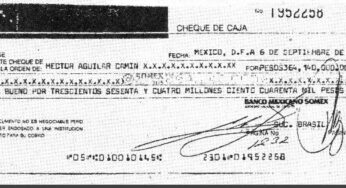 AMLO exhibe cheques que pagó Salinas de Gortari a Héctor Aguilar Camín