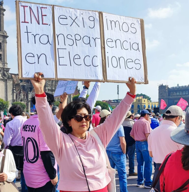 Esta marcha –convocada por el empresario y líder moral del PRIAN, Claudio X González– se promueve el voto masivo contra Morena