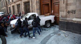 AMLO: quienes irrumpieron en Palacio Nacional “pueden ser porros” y no estudiantes