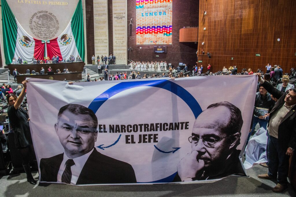 Felipe Calderón pasó a ser el vértice de esta pirámide de criminalidad e impunidad, que incorporó al crimen trasnacional organizado