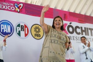 La candidata de Fuerza y Corazón por México, Xóchitl Gálvez, fue multada por la Sala Regional Especializada del TEPJF con 21 mil 724 pesos