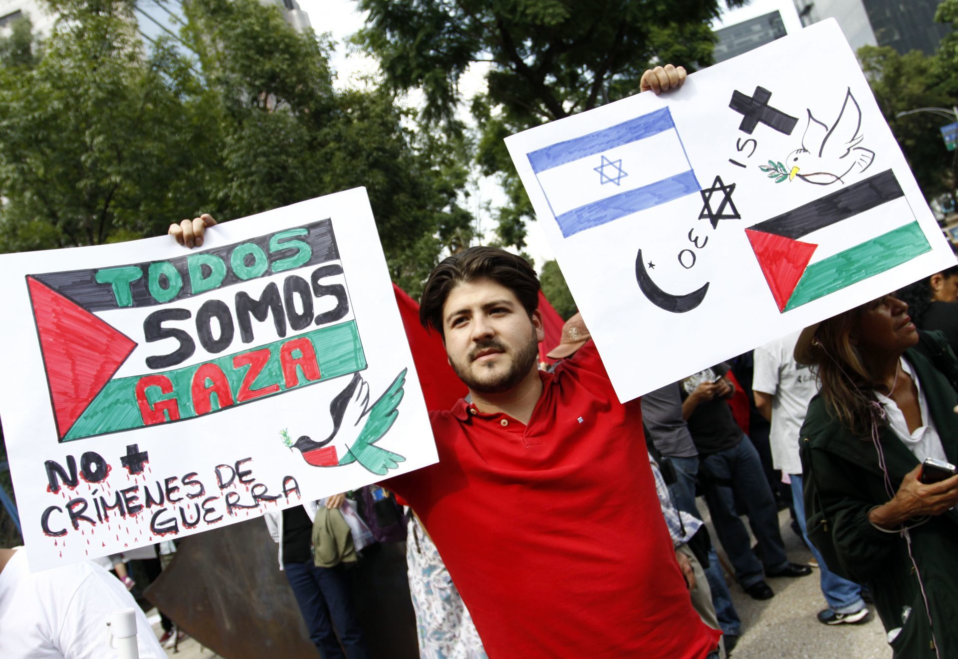 Actos de violencias se registran en marcha pro-Palestina en la embajada de Israel