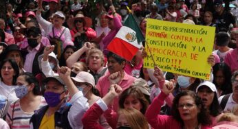 Tras manifestación de ‘marea rosa’, AMLO pide a oposición aceptar decisión del pueblo