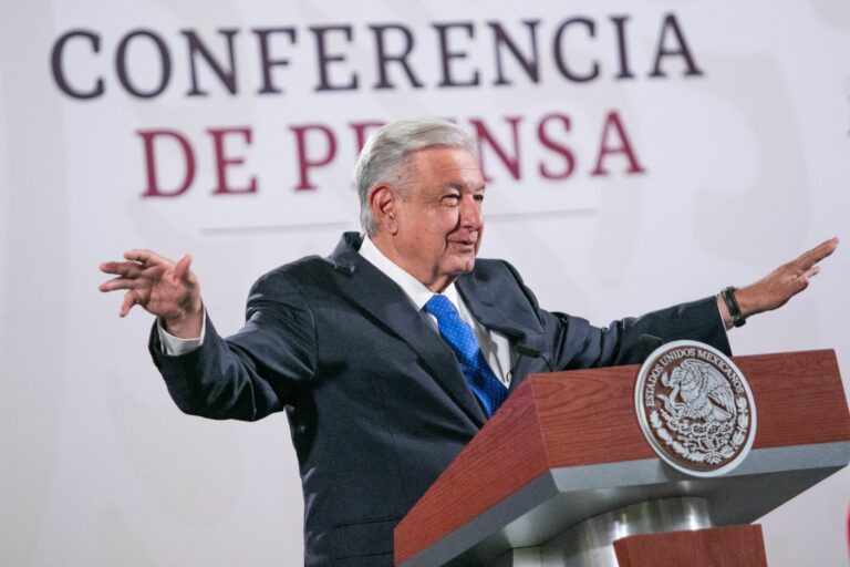 “Me voy muy satisfecho por el cariño de muchos mexicanos, mujeres, hombres. Me dediqué a servir al pueblo”, dijo el presidente AMLO.