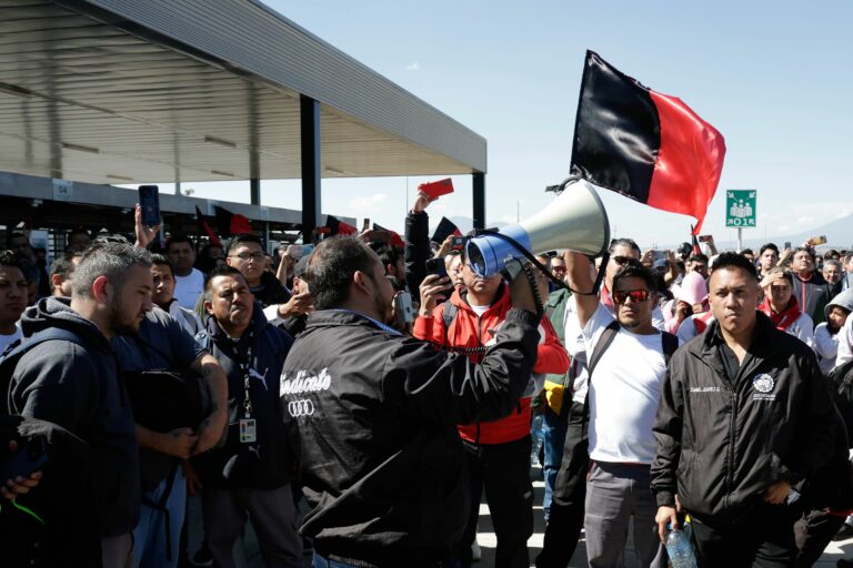 La lucha de los trabajadores es fundamental para defender sus derechos. En México, no cesan los movimientos laborales